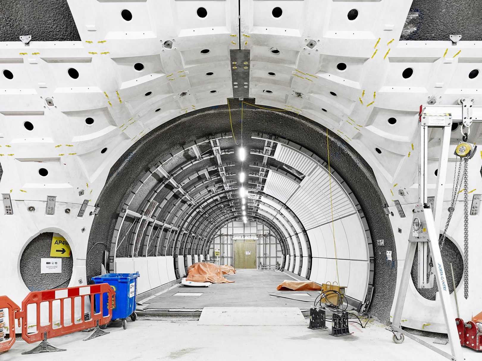 Crossrail tunnel cladding design using GFRC and P-DfMA by Bryden Wood